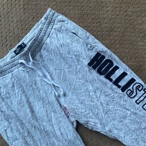 Hollister joggers
